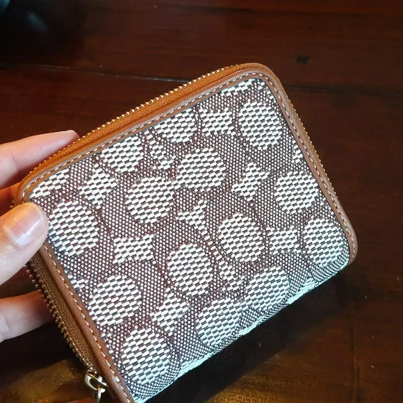 Coach Wallet - Picture 6 of 8